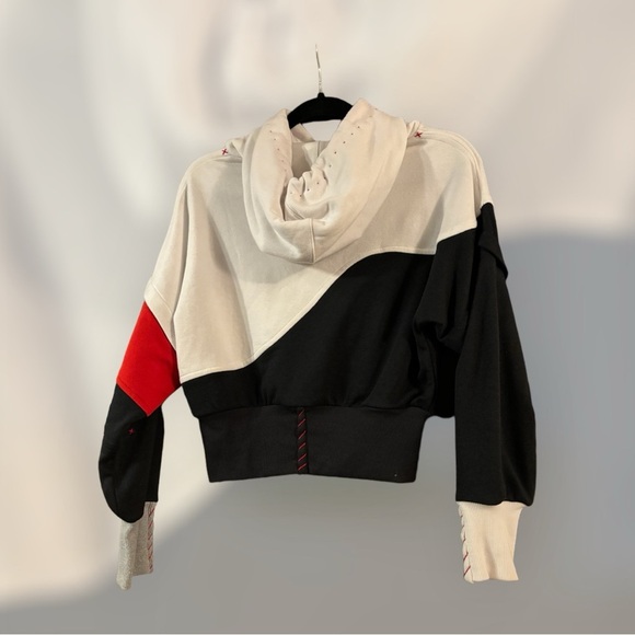 One432 Delano PR Handmade Streetwear Hoodie From Recycled Textiles. - Picture 5 of 9